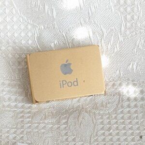 Apple iPod Shuffle 2nd Generation 1GB Gold A1204 MC167LL/A